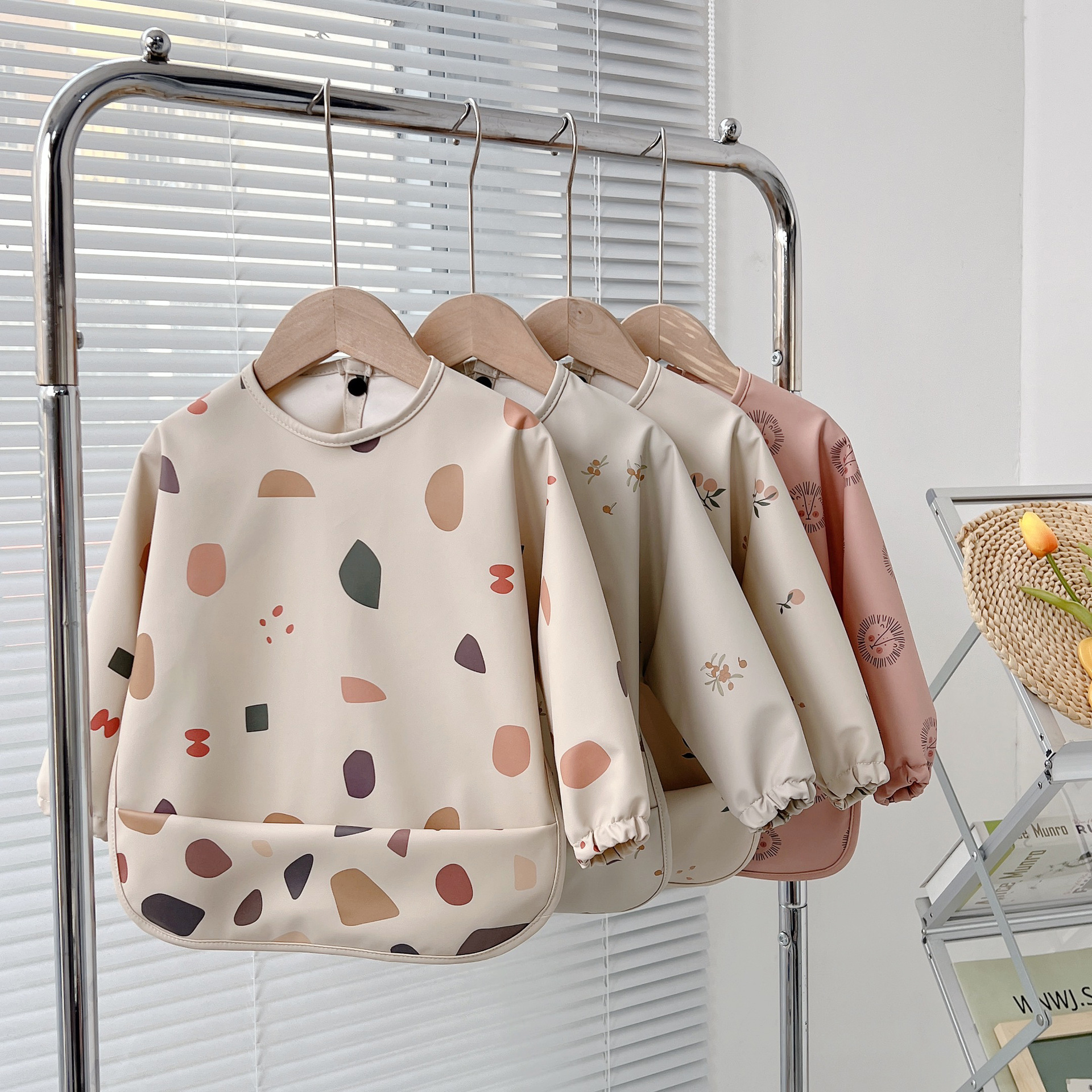 Baby Bibs PU Long Sleeved Pain - Baby Food Brand ulasan dan harga